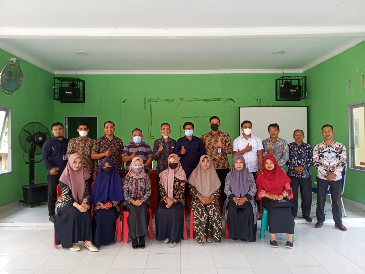 Dosen TI Polbeng Jadi Narsum Sosialiasi Desa Digital di Desa Meskom